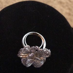 Stella and Dot adjustable silver flower ring